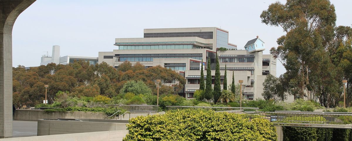 The Jacob's College of Engineering at UCSD. By Zacharias Mitzelos [<a href="https://creativecommons.org/licenses/by-sa/2.0">CC BY-SA 2.0</a>], <a href="https://commons.wikimedia.org/wiki/File:Fallen_Star_from_Geisel_Library.jpg">via Wikimedia Commons</a>
